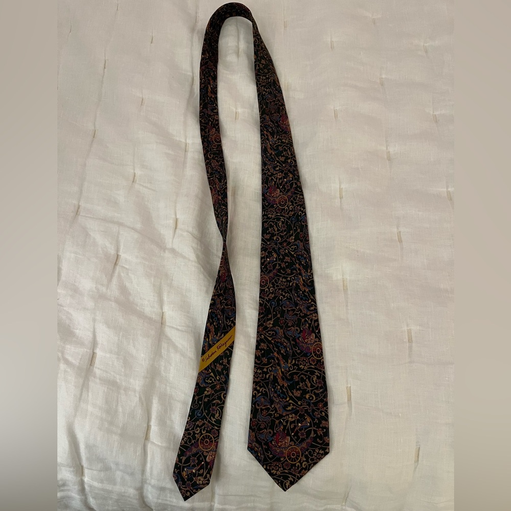 Vintage dark green Salvatore Ferragamo tie